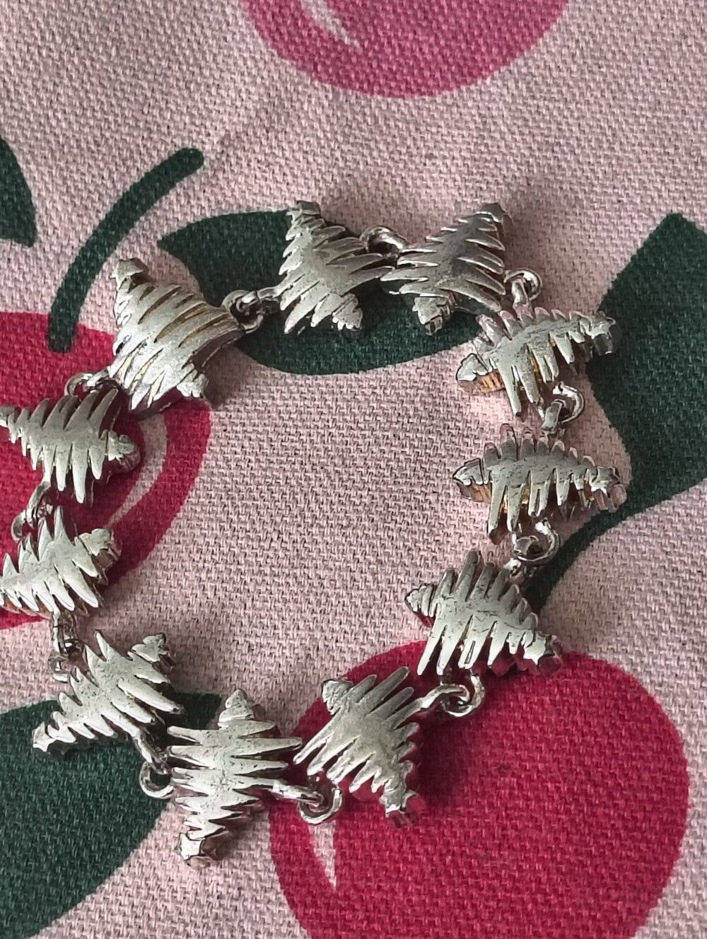 Silver Tone Tree Link Bracelet With Magnetic Clasp. Estate Find